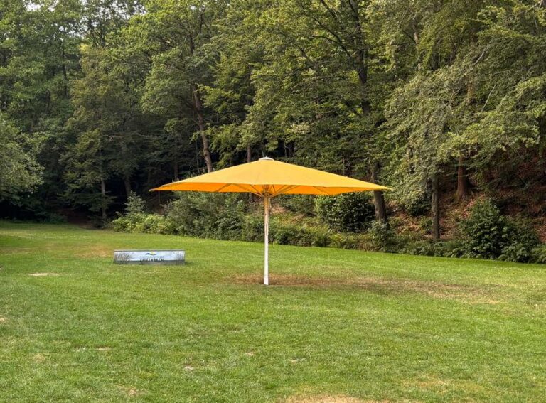 Das Zitzenbach Freibad bekommt einen Sonnenschirm